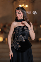 فستان سهرة أسود راق بتطريز مخملي فاخر وتنورة بليسي...