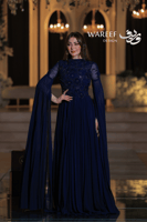 فستان سهرة ازرق طويل ملكي ناعم مع أكمام شفافة مزخر...