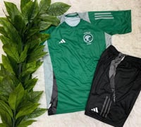 طقم المنتخب السعودي الاخضر