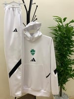 طقم سفر لاعبين الاهلي هودي مع بنطلون أبيض 2026