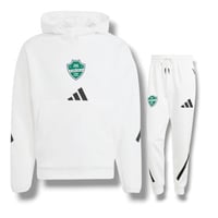 طقم سفر لاعبين الاهلي هودي مع بنطلون أبيض 2026