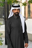 شماغ التاج ابيض بلاك