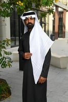 شماغ التاج ابيض بلاك