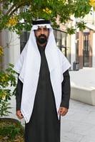 شماغ التاج ابيض بلاك