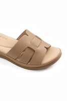 حذاء طبي مفتوح بمقدمة عريضه و شرائط متقاطعة