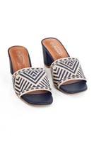 حذاء صيفي طبي أنيق سليبر كعب عالِ بمقدمة قماشية مز...