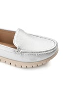 حذاء طبي كاجوال سادة بلمعة