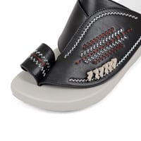 احذية شرقية