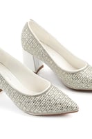 حذاء كلاسيكي مرصع بأحجار لامعة بكعب كتلة عالِ ومقد...