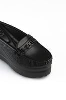 حذاء كعب عالي طبي سابو مفتوح من الخلف يتوسطه شريط...