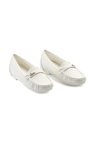 حذاء فلات طبي كاجوال مغلق يزينه شريط جلد