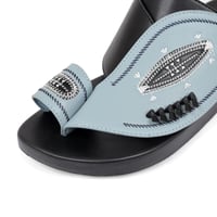 احذية شرقية