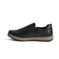 حذاء ولادي جلد