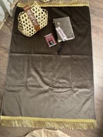 سلة خوص مع شريطة جلد