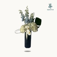 ورد الهايدر نجا مع الدلفينيوم