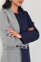 عباية بليزر رمادي مقلم فاتح مع دمج كحلي سادة