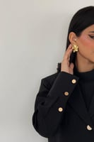 عباية بليزر مبطن أسود بأزارر ذهبية باطراف دانتيل