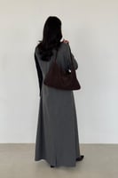 عباية بليزر رمادي مقلم غامق مدمج مع اسود