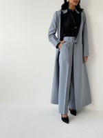 بليزر عباه مبطنة ازرق فاتح بياقة لون اسود