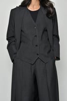 طقم 3 قطع بليزر عباية لون رمادي غامق مبطنة مع بدلة...