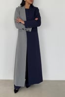 عباية بليزر رمادي مقلم فاتح مع دمج كحلي سادة