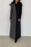 عباية بليزر رمادي مقلم غامق مدمج مع اسود
