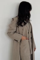 طقم 3 قطع عباية بليزر بيج مقلم مع بدلة رسمية