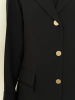 عباية بليزر مبطن أسود بأزارر ذهبية باطراف دانتيل