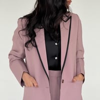 بليزر عباه مبطنة لون بنك بتحديد اسود