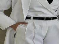 بدلة رسمية لون ابيض ( سديري + بنطلون ) سديري قصير