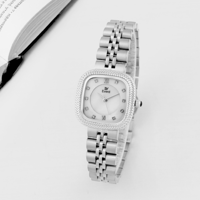 ساعة نسائية مميزة بسير استيل فضي L0018