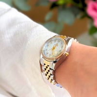 ساعة نسائية فاخرة ستيل لونين مينا ابيض