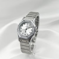 ساعة نسائية مميزة - ماركة ( VLAMOUR )