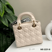 شنطة نسائية ساحرة لون كريمي