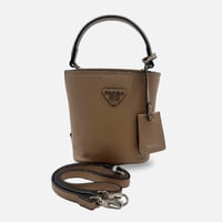 شنطة نسائية مميزة لون كاكي