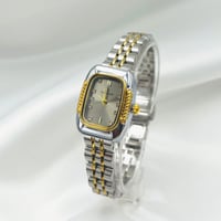 ساعة نسائية مميزه - ماركة ( VLAMOUR )