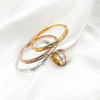 اسوارة مميزة مع خاتم عدة الوان