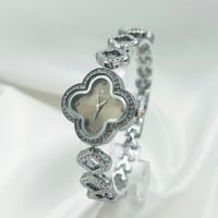 ساعة نسائية ساحرة - ماركة ( VLAMOUR )