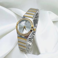 ساعة نسائية انيقة- ماركة ( VLAMOUR )