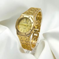 ساعة نسائية مميزة - ماركة ( Diamond Blue)