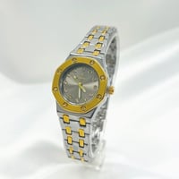 ساعة نسائية جذابة - ماركة ( VANTOM )