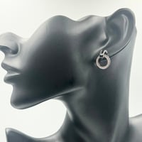 حلق مميز فضي او ذهبي