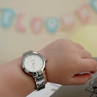 ساعه اطفال ومواليد