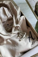 هودي ليحتضنك دائما