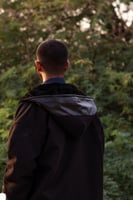 فروه رجالي شتوي اسود مع أكمام جلد