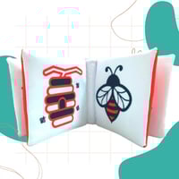 أبيض و أسود و أحمر - كتاب قماش