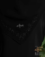 حجاب مطرز مع كرستال قماش ملكة ليزر مقاس 110X110سم