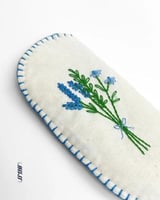 بيت نظارة مطرز يدوياً ( باقة ورد )