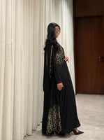 عباية دانتيل تركي مقصب اسود مع ذهبي كلوش