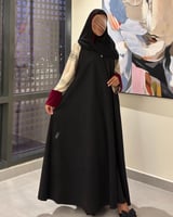 عباية دبل كلوش شامواه اسود مع اكمام شامواه مشجر و...